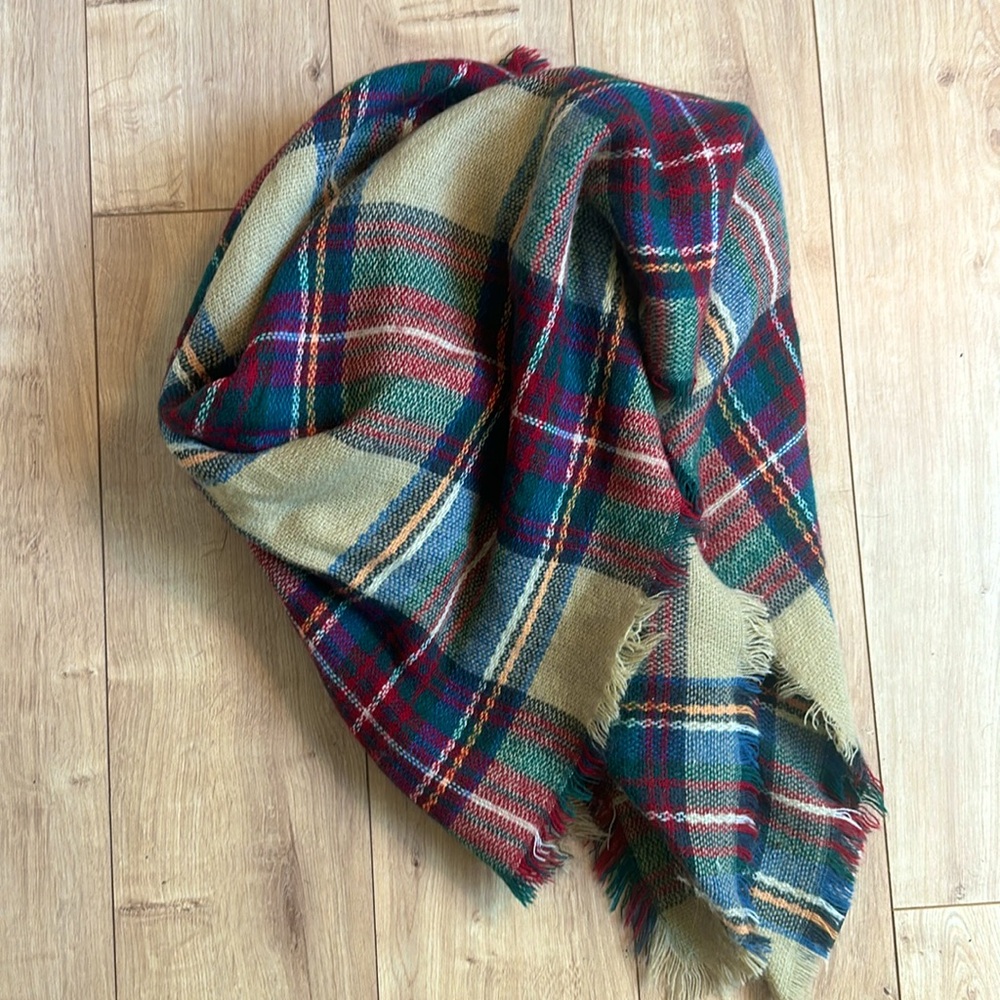 Traditional Plaid Blanket Scarf - Picture 2 of 2